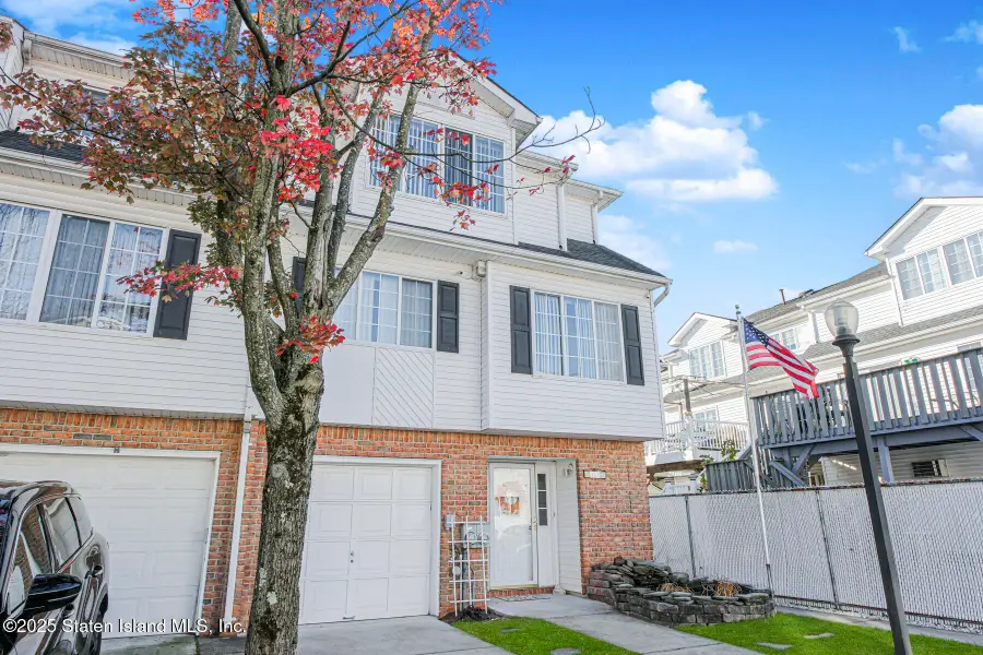 42 Spruce Lane, Staten Island, NY 10309 - Image #2