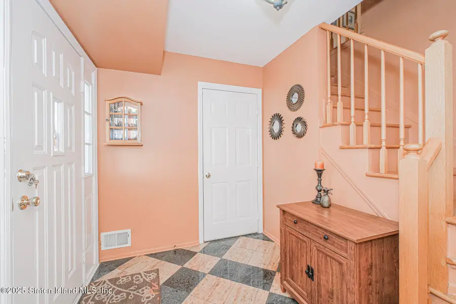 42 Spruce Lane, Staten Island, NY 10309 - Image #3