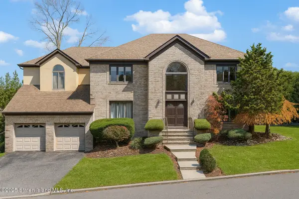 45 Old Farmers Lane, Staten Island, NY 10304