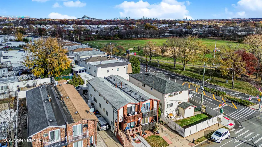 191 Lamberts Lane, Staten Island, NY 10314 - Image #2