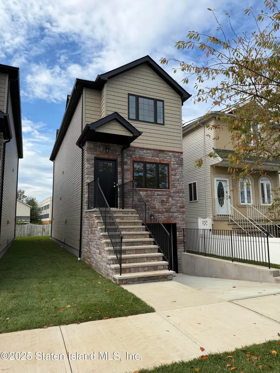 104 Burke Avenue, Staten Island, NY 10314 - Image #3