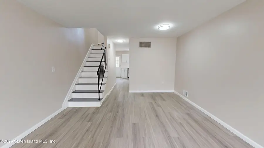 109 Lyceum Court, Staten Island, NY 10310 - Image #3