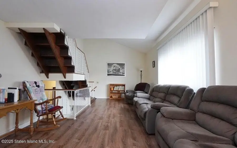 301 Monahan Avenue, Staten Island, NY 10314 - Image #3