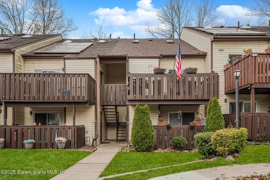 272 Timber Ridge Drive, Staten Island, NY 10306 - Image #2