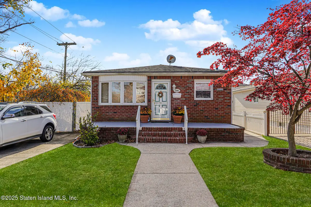 206 Benton Avenue, Staten Island, NY 10305 - Image #1
