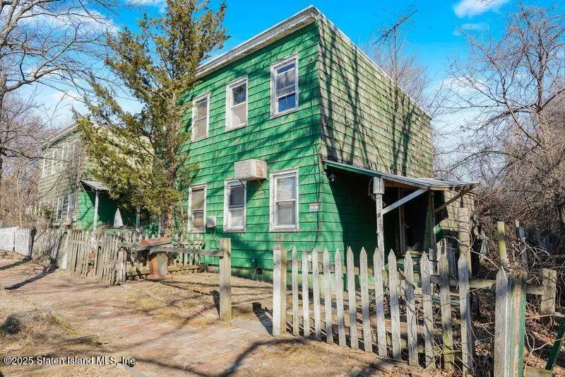 83 Kreischer Street, Staten Island, NY 10309 - Image #3