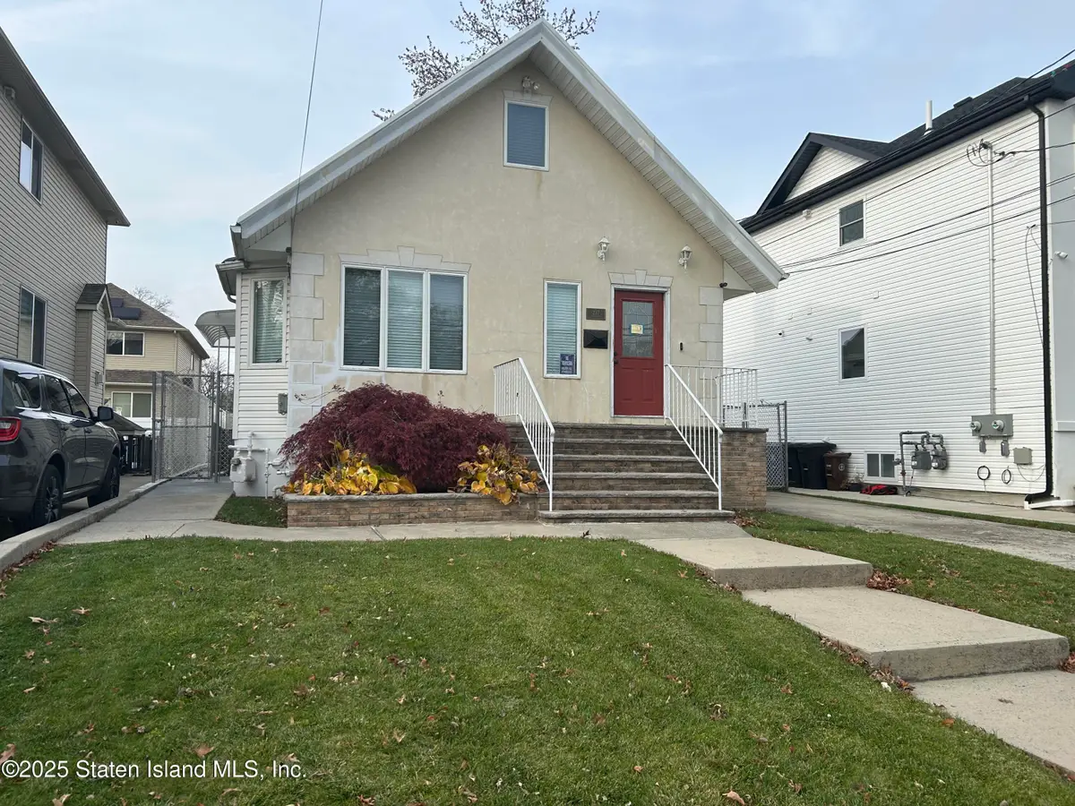 237 Edgegrove Avenue, Staten Island, NY 10312 - Image #1