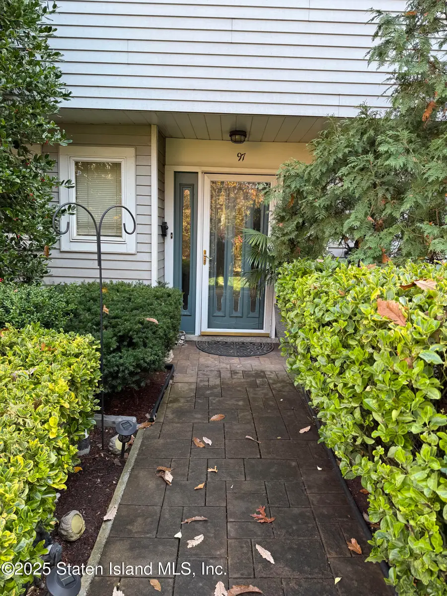 97 Commodore Drive, Staten Island, NY 10309 - Image #2