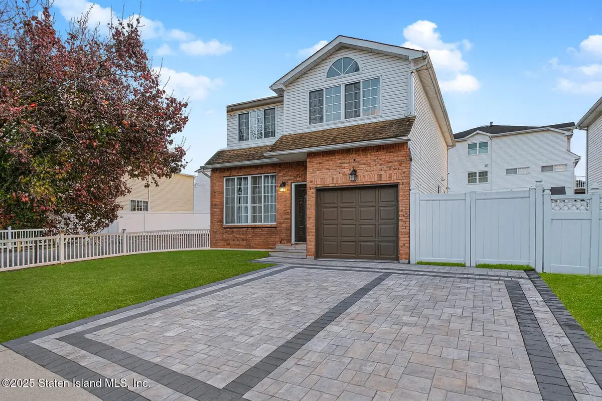 122 Clay Pit Road, Staten Island, NY 10309 - Image #1