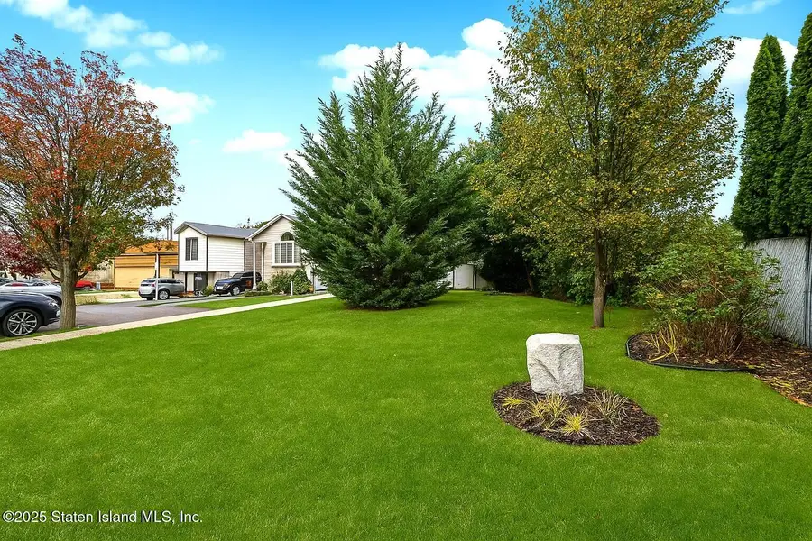 35 Nutwood Court, Staten Island, NY 10308 - Image #3