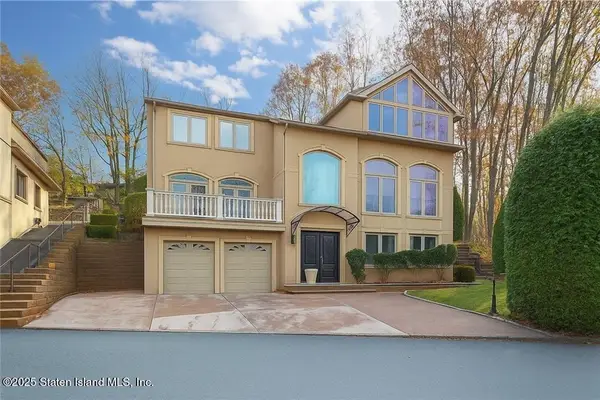16 Diana Trail, Staten Island, NY 10304