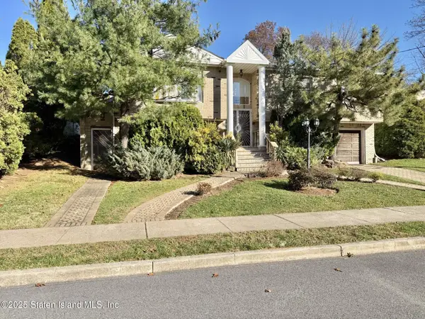 19 Woodlawn Ave, Staten Island, NY 10306