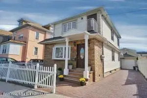 182 Olympia Boulevard, Staten Island, NY 10305 - Image #1
