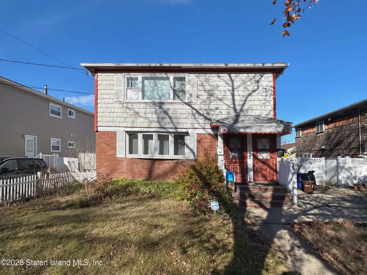 37 E Stroud Avenue, Staten Island, NY 10308 - Image #1