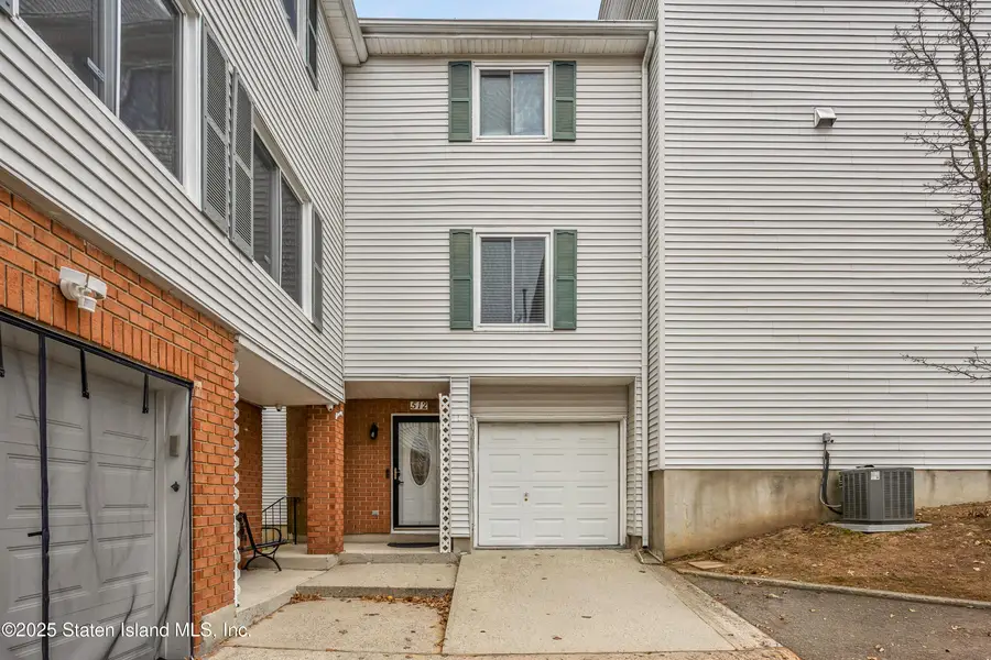 512 Ilyssa Way, Staten Island, NY 10312 - Image #2
