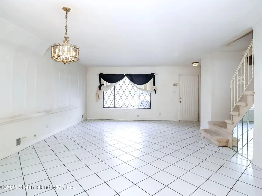 850 Rensselaer Avenue, Staten Island, NY 10309 - Image #2