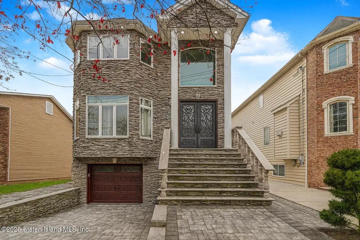 840 Ionia Avenue, Staten Island, NY 10309 - Image #1