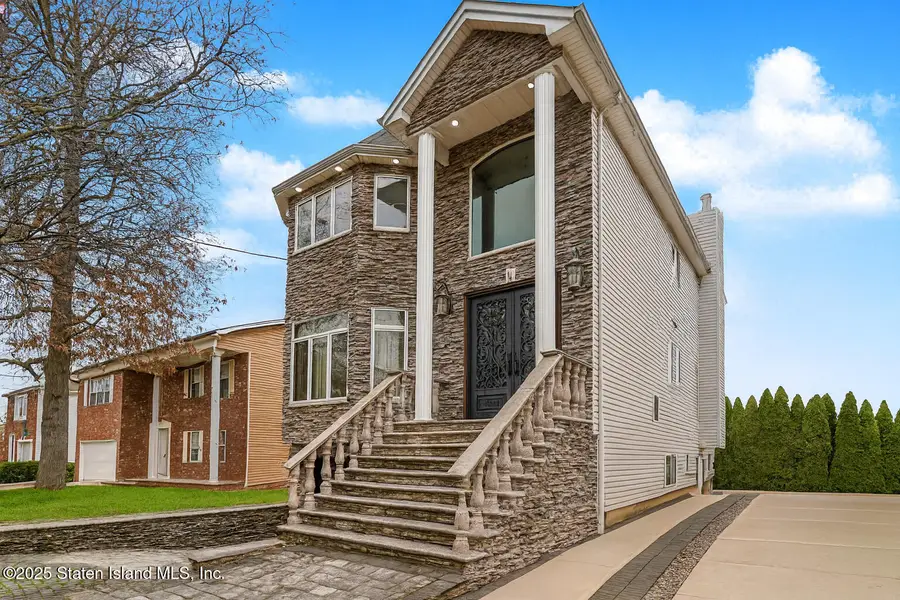 840 Ionia Avenue, Staten Island, NY 10309 - Image #2