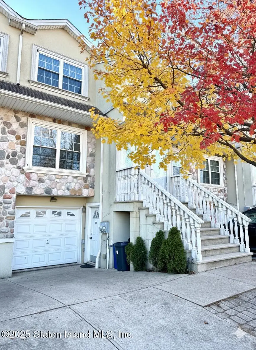 74 Dartmouth Loop, Staten Island, NY 10306 - Image #1