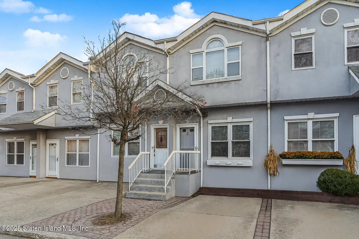 41 Crown Court, Staten Island, NY 10312 - Image #1