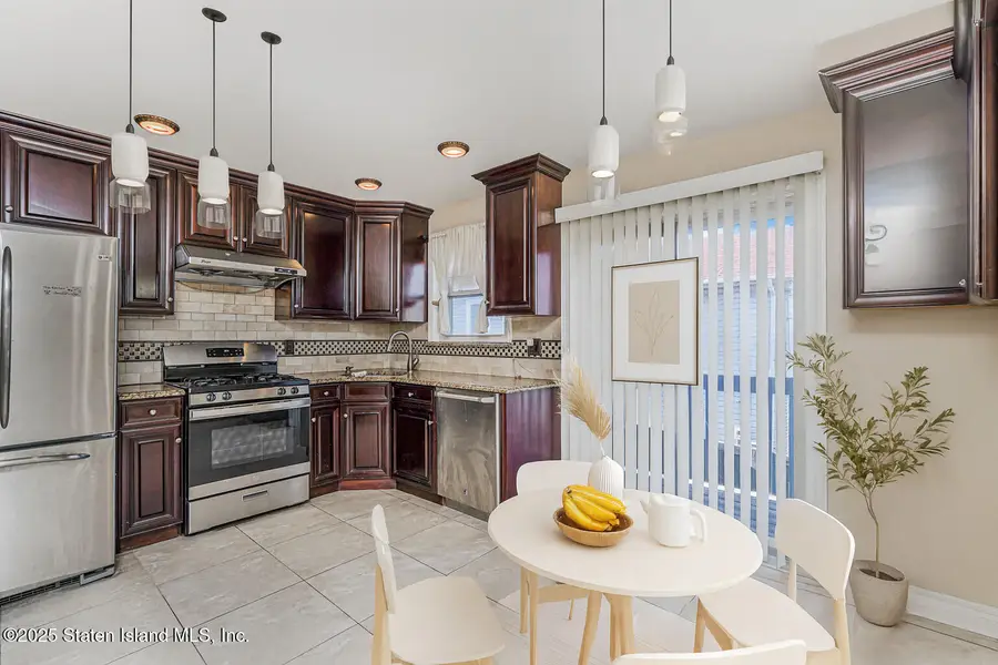 490 Collfield Avenue, Staten Island, NY 10314 - Image #3