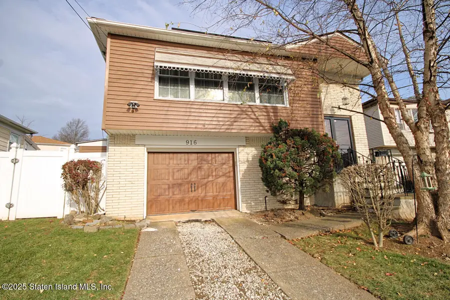 916 Bard Avenue, Staten Island, NY 10301 - Image #2