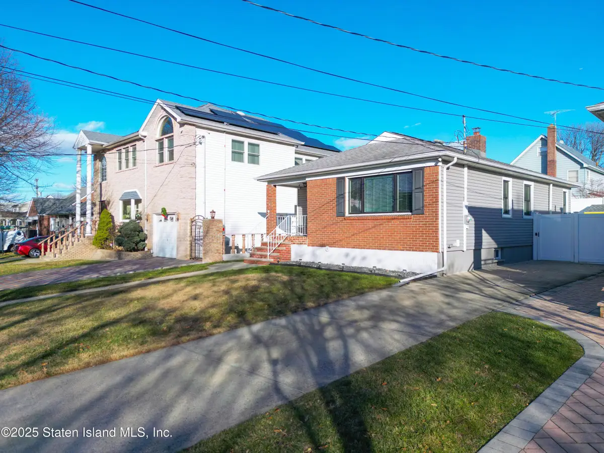 133 Byrne Avenue, Staten Island, NY 10314 - Image #1