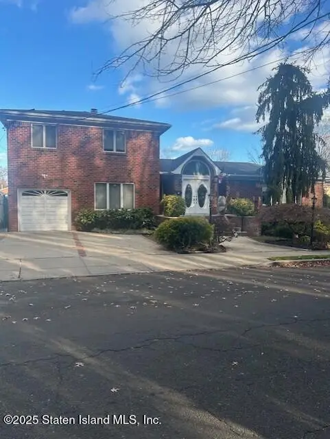 1061 Woodhull Avenue, Staten Island, NY 10312 - Image #1
