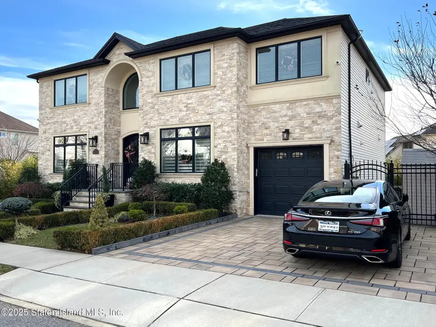 40 Dintree Lane, Staten Island, NY 10307 - Image #2