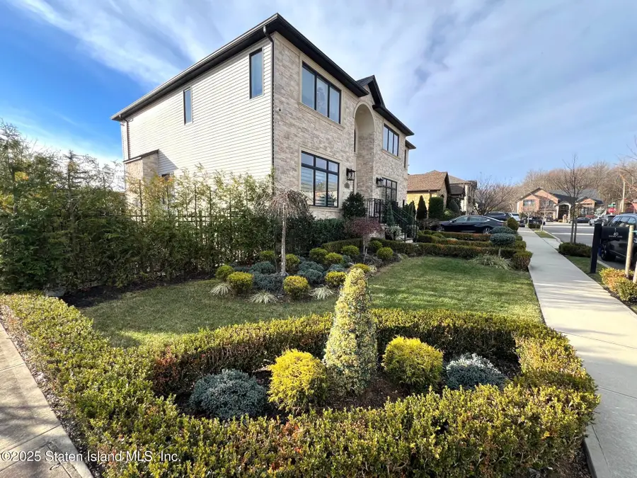 40 Dintree Lane, Staten Island, NY 10307 - Image #3