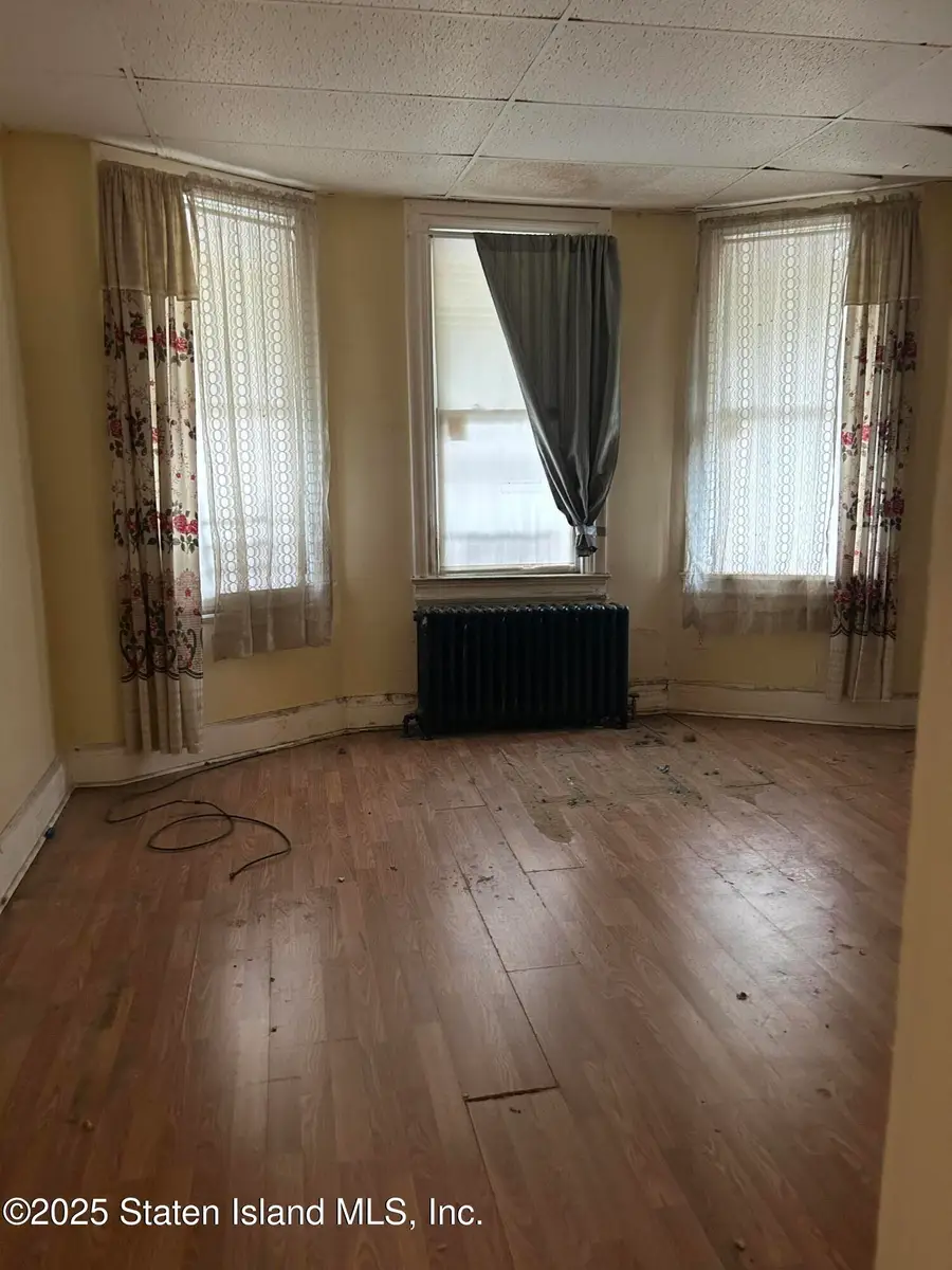 16 Cedar Street, Staten Island, NY 10304 - Image #2