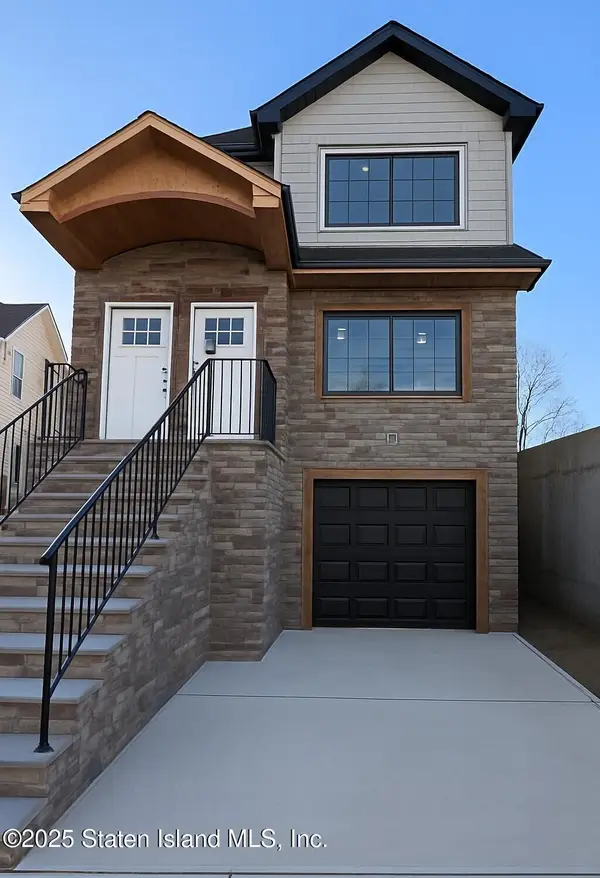 16 Church Avenue, Staten Island, NY 10314