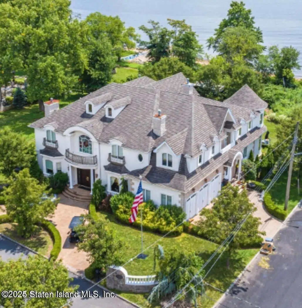 14 Ottavio Promenade, Staten Island, NY 10307 - Image #1