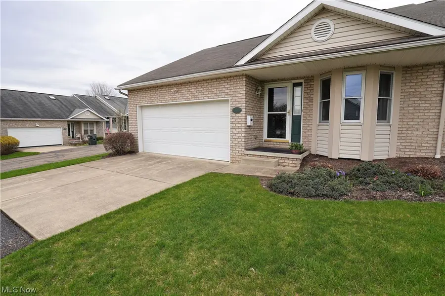 2518 Woodlawn Nw Circle #42A, Canton, OH 44708 - #2