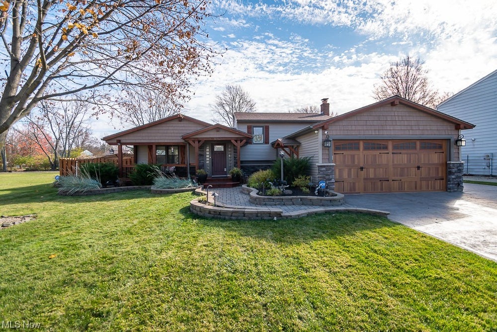 8767 Fairlane Drive, Olmsted Township, OH 44138 BHGRE