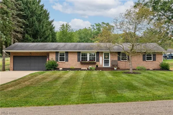 2776 Brouse Nw Street, Uniontown, OH 44685