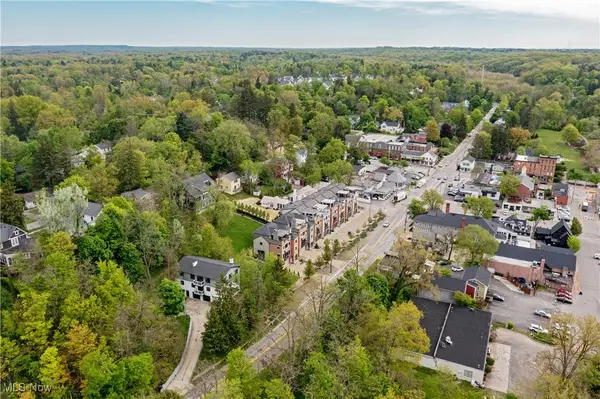 58 W Orange Street, Chagrin Falls, OH 44022