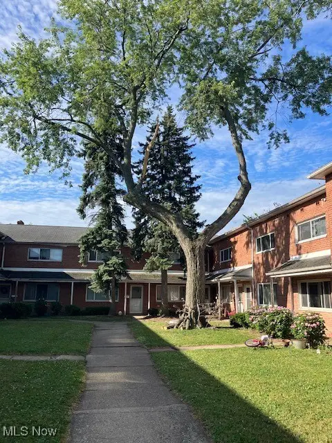 4958 Caroline Drive #6, Warrensville Heights, OH 44128