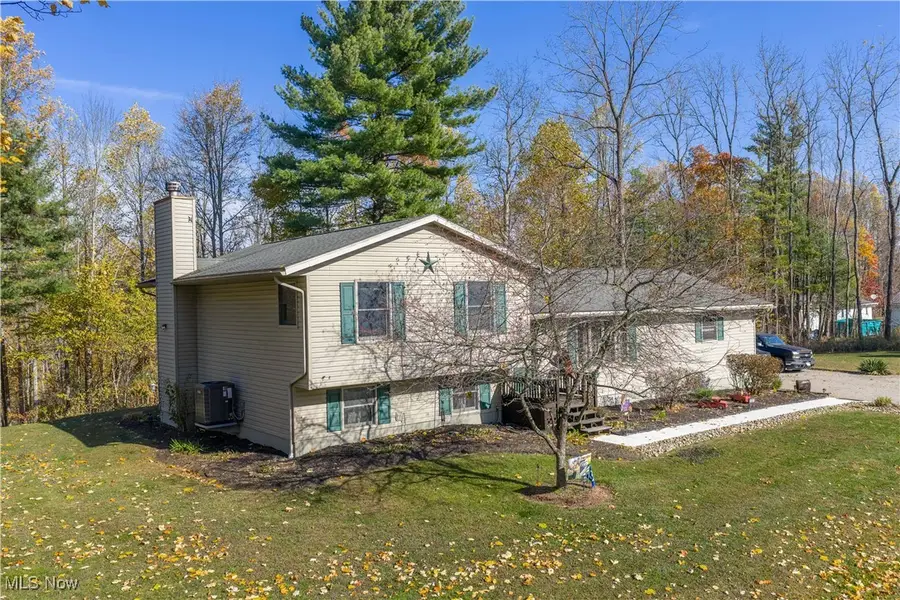 530 Midvale Mine Se Road, New Philadelphia, OH 44663 - Image #2