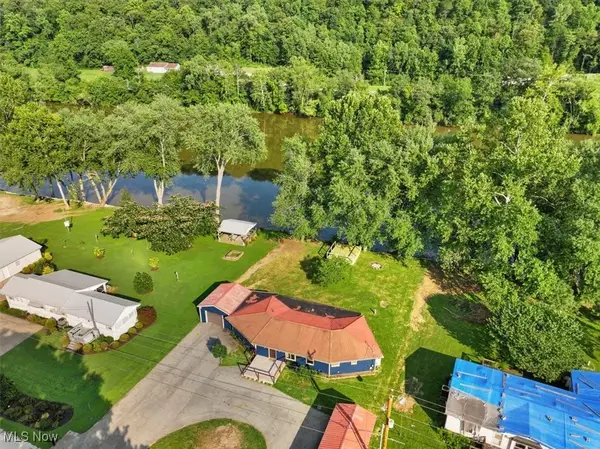 2712 Sycamore Lane, Stockport, OH 43787