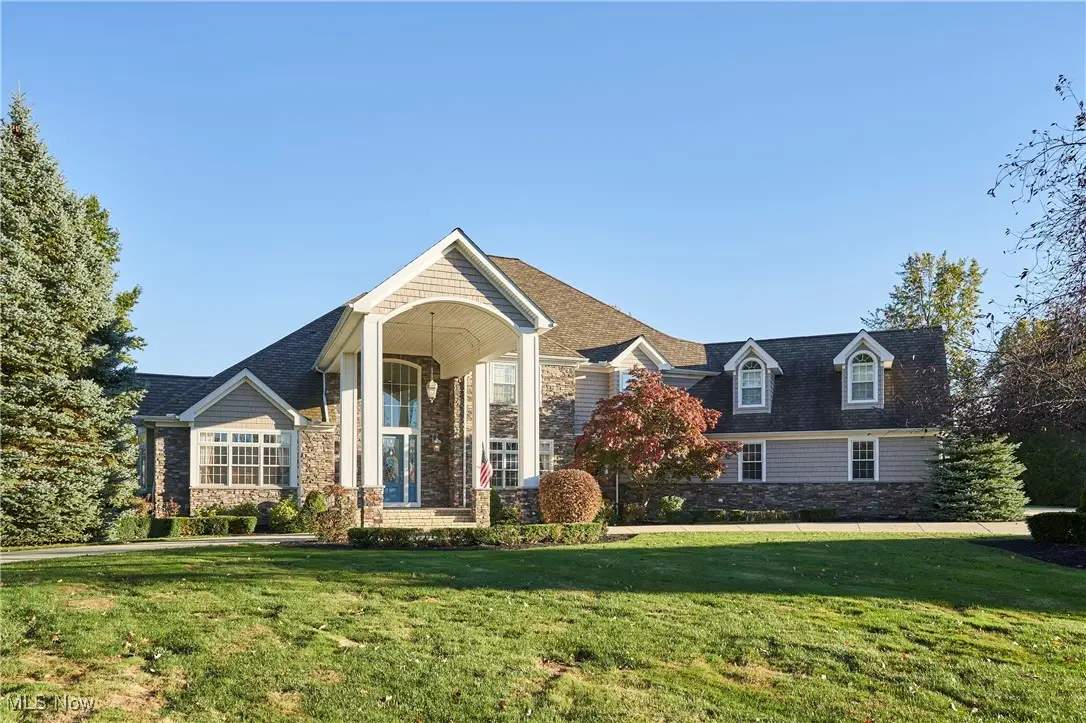 285 Halton Trail, Highland Heights, OH 44143 - Image #1