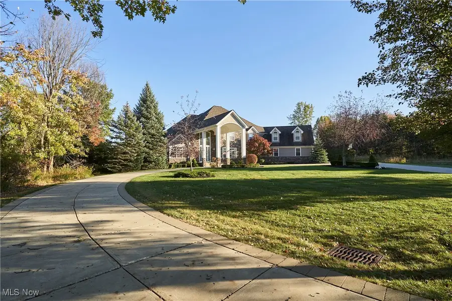 285 Halton Trail, Highland Heights, OH 44143 - Image #2