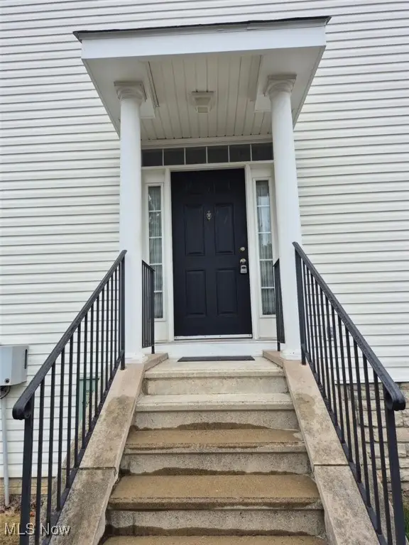 400 Oxford Oak Drive, Blacklick, OH 43004