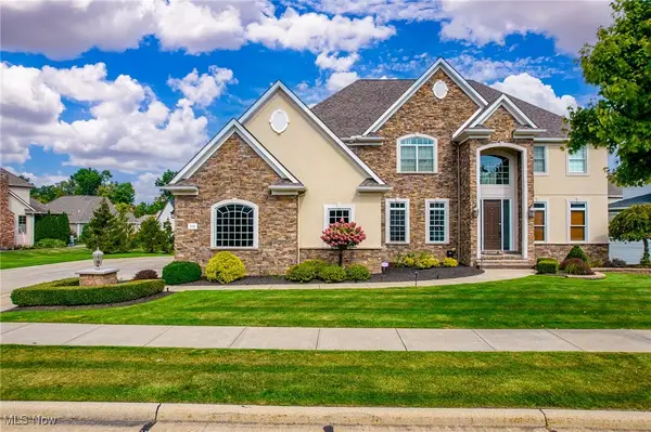 343 Glasgow Drive, Highland Heights, OH 44143