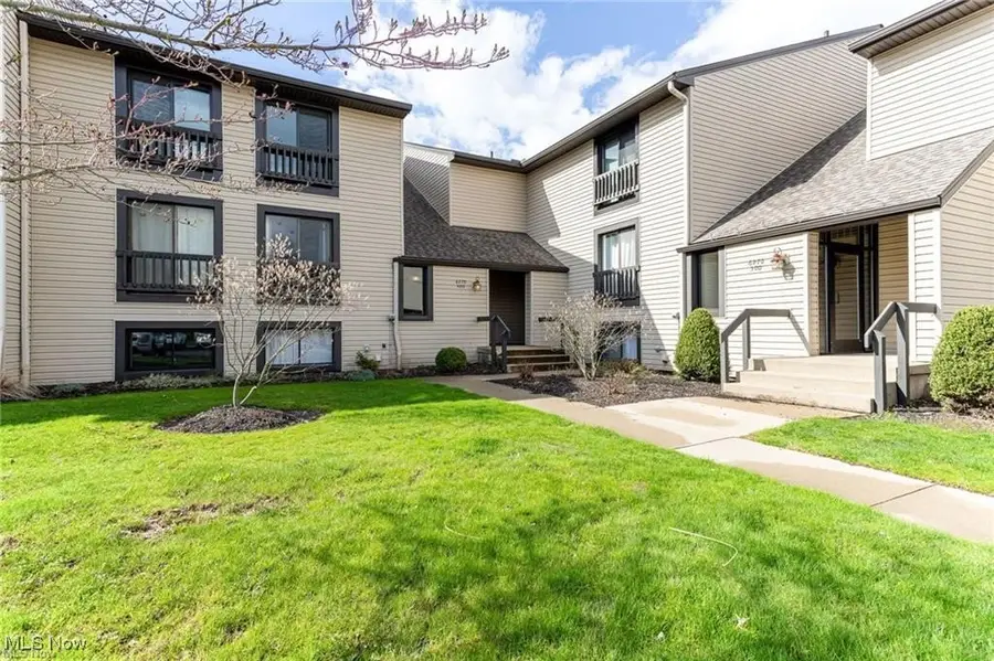 6270 Greenwood #402, Northfield, OH 44067 - Image #2