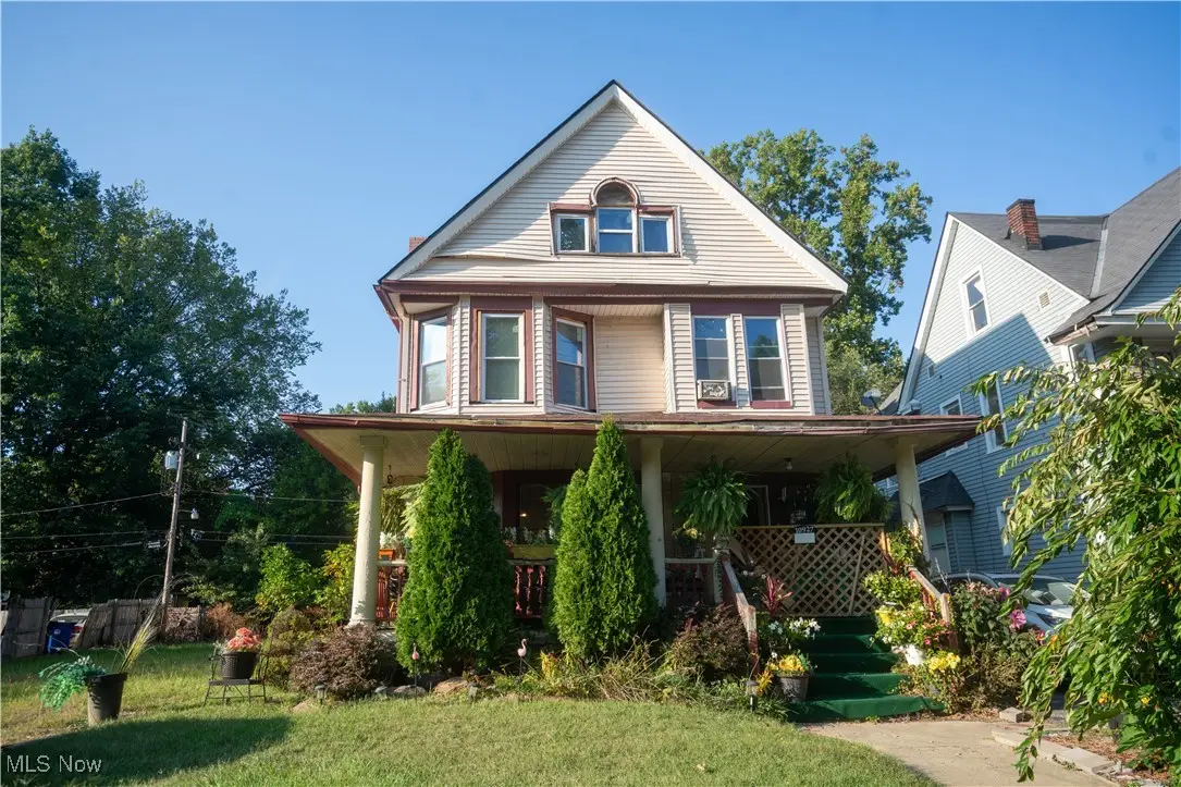 10927 Grantwood Avenue, Cleveland, OH 44108 - Image #1