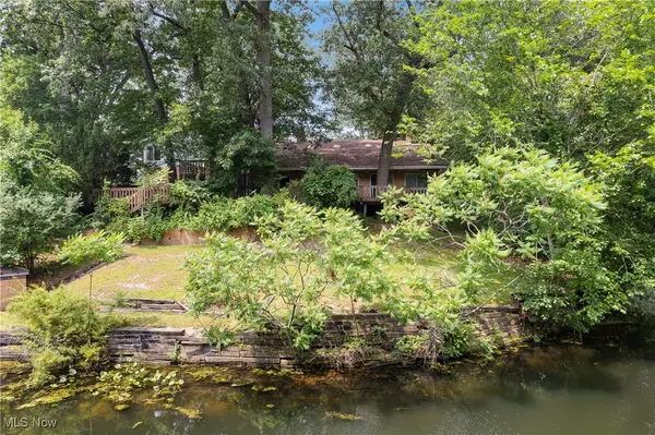 4567 Rex Lake Drive, New Franklin, OH 44319