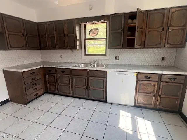 296 Sanderson Avenue, Campbell, OH 44405 - Image #3