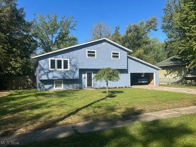 992 Lakewood Beach Drive, Sheffield Lake, OH 44054 - Image #2