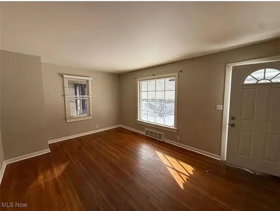 5581 Saxon Drive, Garfield Heights, OH 44125 - Image #2